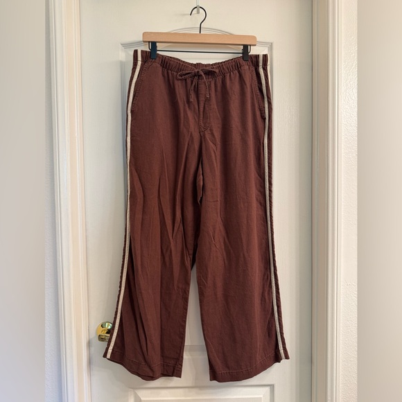 GAP Pants - GAP Pull-on Wide Leg Pants with Cream Side Stripes